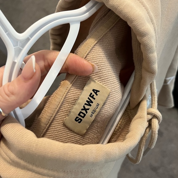 Sarah's Day White Fox Boutique sweater - Picture 3 of 3